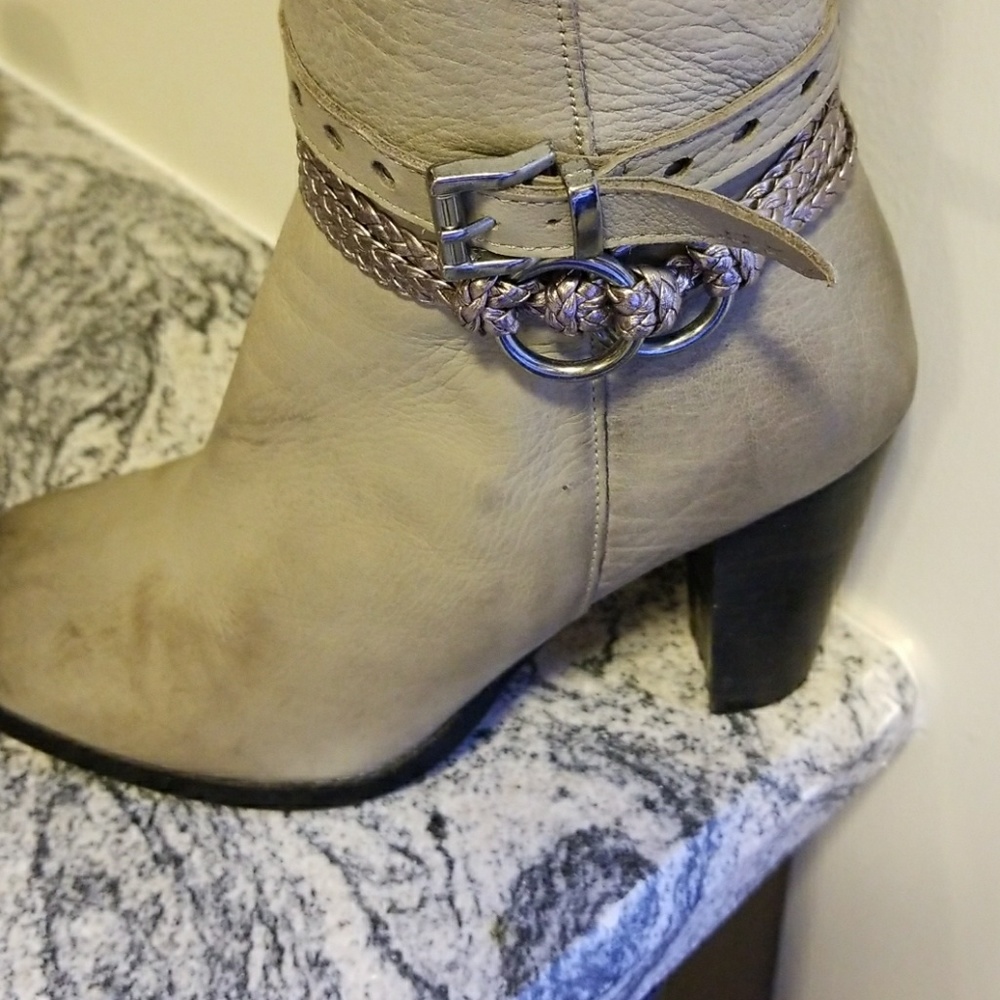 Two Lips Grey Leather Boots - Picture 7 of 8